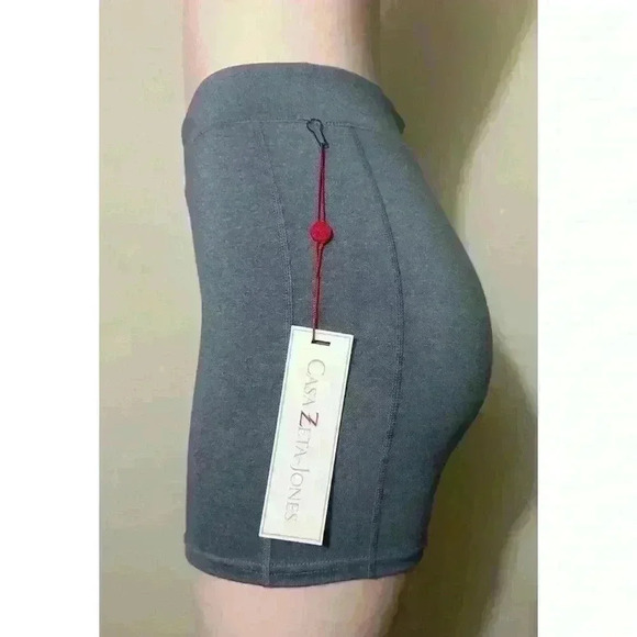 NWT CASA ZETA ~JONES SHORTS SIZE S - Picture 2 of 5